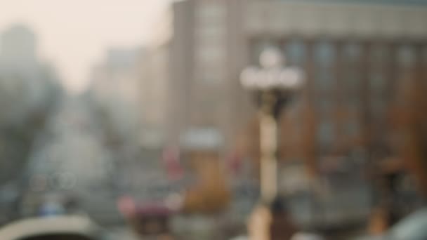 Love couple hands connecting in urban background. Guy and girl holding hands — Stock Video