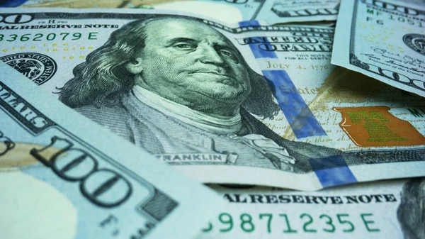 Amerika Birleşik Devletleri resmi para birimi. Yüz dolarlık banknotlar. — Stok fotoğraf