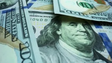 Nakit para geçmişi. Yüz dolarlık banknotlar