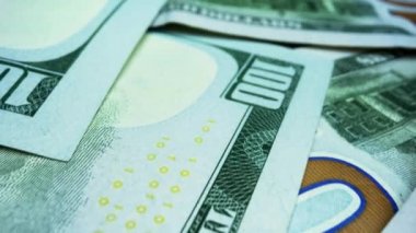 Bir yığın Amerikan doları nakit para. Yeni Amerika 100 dolarlık banknotlar