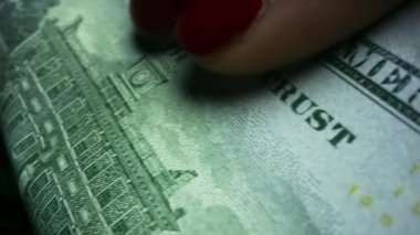 Nakit para saymak için otomatik ekipman. Kağıt para hesaplaması