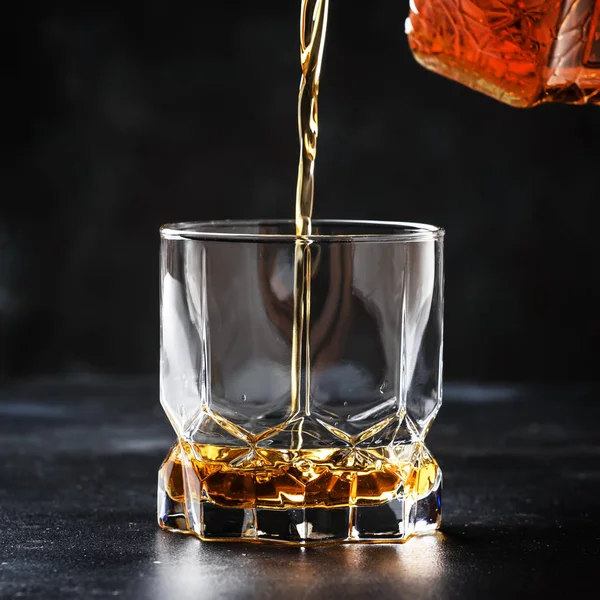 Whiskey Pour Glass Dark Background Selective Focus — Stock Photo, Image