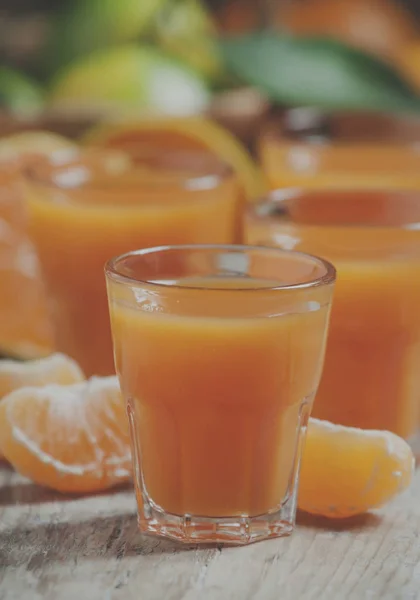 Fresh Tangerine Juice Slices Mandarin Old Wooden Background — Stock Photo, Image