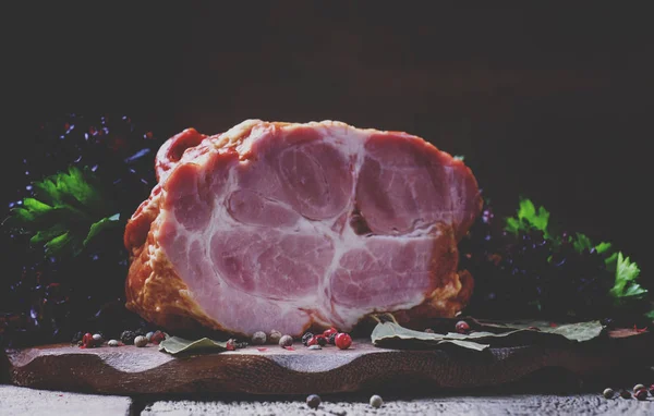 Gekochter Geräucherter Schweinehals Vintage Holzhintergrund — Stockfoto