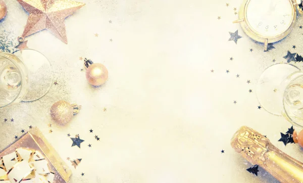 Новорічна Або Різдвяна Композиція Рамка Сірий Фон Золотими Різдвяними Прикрасами — стокове фото