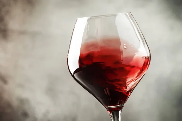 Spanyolca Kırmızı Şarap Cam Tempranillo Üzüm Gri Taş Zemin Hareketli — Stok fotoğraf