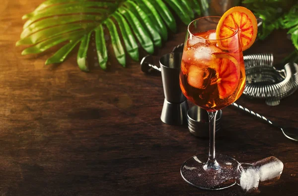 Aperol Spritz Cocktail Big Wine Glass Bloody Oranges Summer Italian — Stock Photo, Image