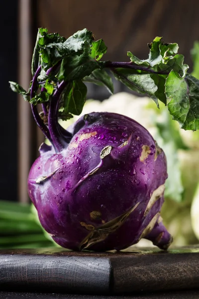 Purple Organic Fresh Kohlrabi Cabbage Summer Harvest Brown Kitchen Table — Stock Photo, Image