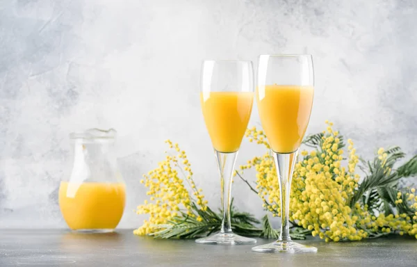 Coquetel Álcool Festivo Mimosa Com Suco Laranja Champanhe Seco Frio — Fotografia de Stock