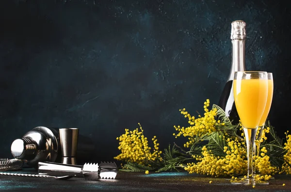 Alkoholarme Cocktail Mimosen Mit Orangensaft Und Kaltem Trockenem Champagner Oder — Stockfoto