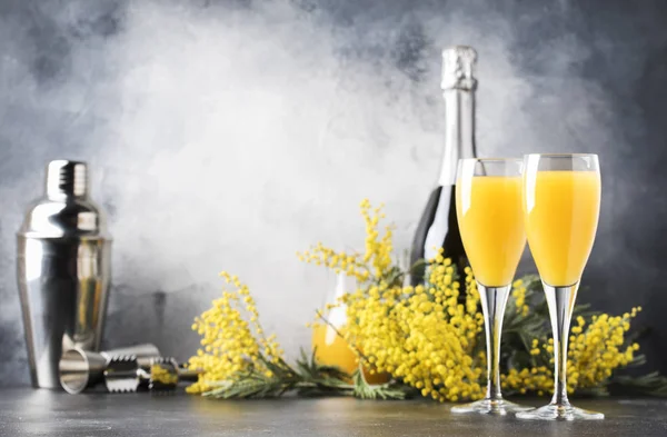 Alkoholarme Cocktail Mimosen Mit Orangensaft Und Kaltem Trockenem Champagner Oder — Stockfoto
