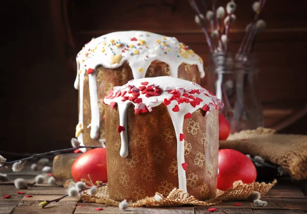 Kellemes Húsvéti Ünnepeket Hagyományos Orosz Húsvét Sütemény Kulich Színes Piros — Stock Fotó