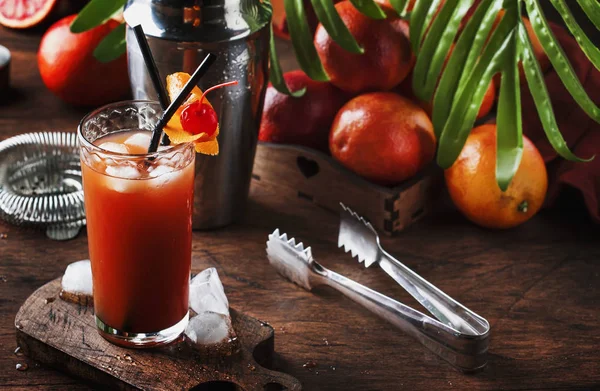 Zomer Verfrissende Lage Alcoholische Cocktail Met Wodka Orange Juice Bloedige — Stockfoto