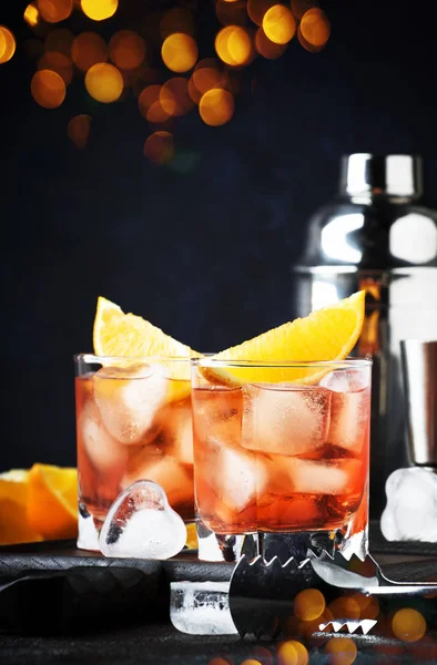 Cocktail Alcoólico Moda Negroni Com Gim Seco Vermute Vermelho Amargo — Fotografia de Stock