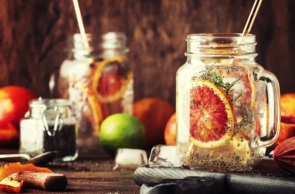 Летний Холодный Безалкогольный Напиток Красным Апельсином Содовой Цитрусовым Соком Семенами — стоковое фото