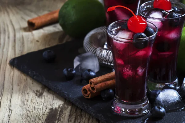 Alcoholic Cocktail Blueberry Cinnamon Lime Named Berry Black Table Selective — Stock Photo, Image