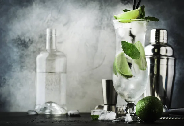 Brazil Caipirinha Vagy Mojito Alkoholos Koktél Furcsaság Mész Cukornád Vodka — Stock Fotó