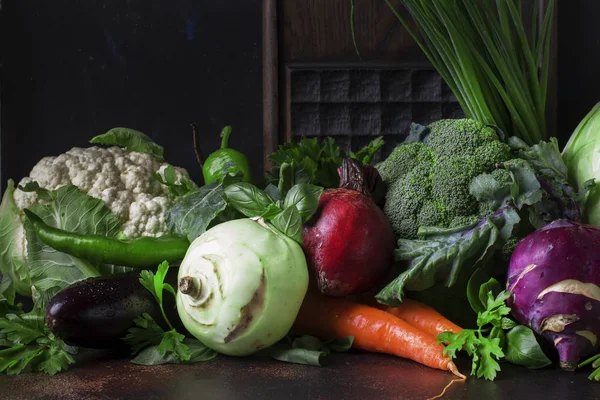 Herfst Gemengde Groenten Gezond Eten Concept Stilleven Een Donkere Achtergrond — Stockfoto