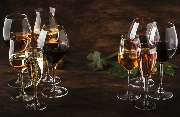 Degustação Vinhos Vinhos Tranquilos Espumantes Vinho Tinto Branco Rosa Champanhe — Fotografia de Stock