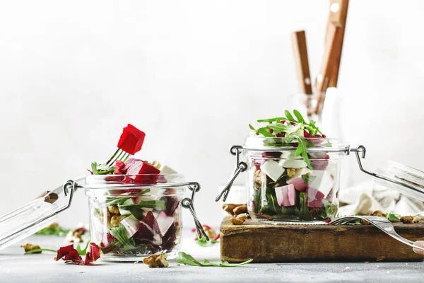 Bieten Kaas Gezonde Salade Met Rucola Walnoten Trendy Salade Jar — Stockfoto