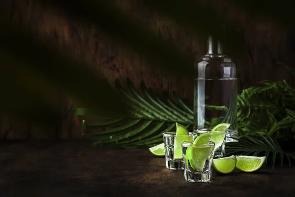 Cachaca Bebida Alcohólica Fuerte Brasileña Azúcar Caña Vodka Lima Fondo — Foto de Stock