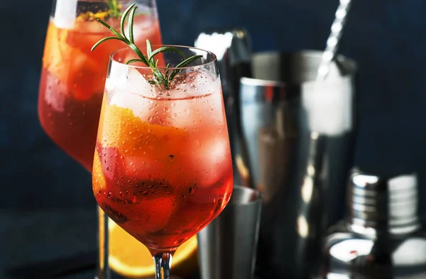 Milano Spritzer Alcoholic Cocktail Red Bitter Dry White Wine Soda — Stock Photo, Image