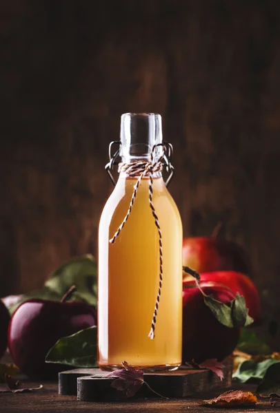 Apple Vinegar Bottle Apple Organic Vinegar Made Fermented Apples Wooden — Stock Photo, Image
