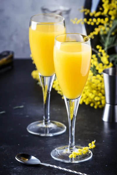 Cocktail Alcolico Mimosa Con Succo Arancia Champagne Secco Freddo Spumante — Foto Stock