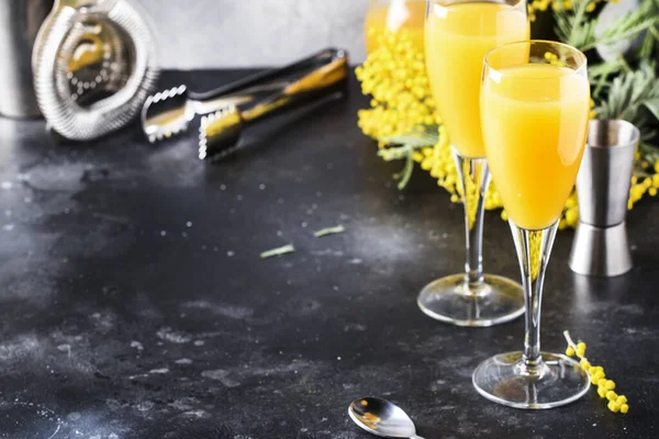 Mimosa Alcohol Cocktail Orange Juice Cold Dry Champagne Sparkling Wine — ストック写真