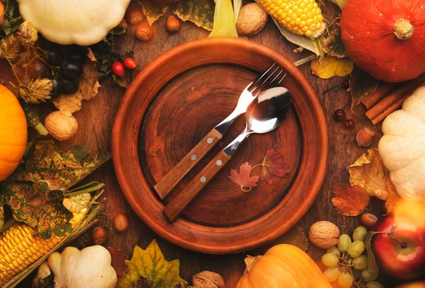 Thanksgiving Dag Concept Herfst Achtergrond Van Gevallen Bladeren Fruit Met — Stockfoto