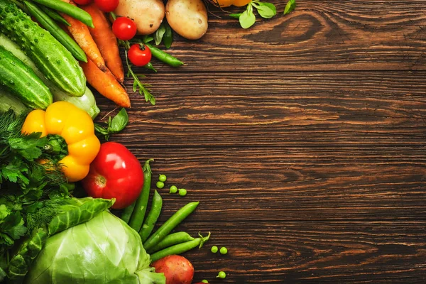 Sortimento Legumes Frescos Fundo Mesa Madeira Conceito Mercearia Alimentos Orgânicos — Fotografia de Stock