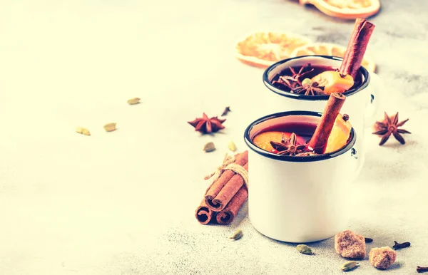 Mulled Wine White Metal Mugs Cinnamon Spices Orange Gray Background — Stock Photo, Image