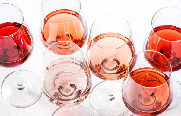 Bicchieri Vino Rosato Impostato Sulla Degustazione Vino Degustazione Diverse Varietà — Foto Stock
