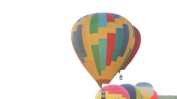 Globos de aire grandes. Festival de globos aerostáticos . — Vídeos de Stock