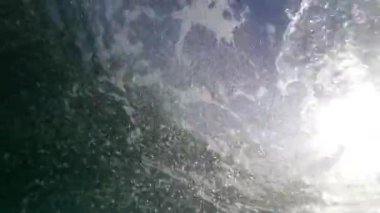 Deniz su altında hava kabarcıkları.