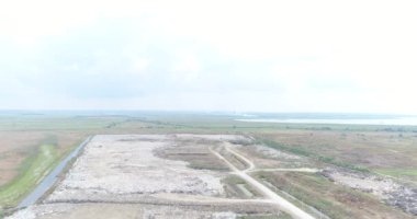 Çöp sitesi, çöplüğü. Anket, bir depolama atık bertarafı için hava.
