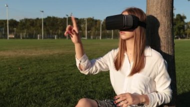 Vr gözlük güzel kadın.