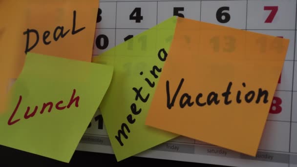 Calendario dell'ufficio, adesivi e il sesso iscrizione . — Video Stock