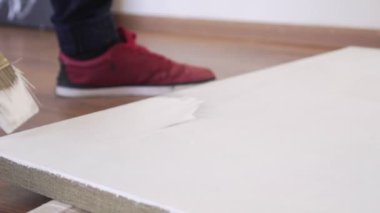 sanatçının tuval boyama için hazırlar..