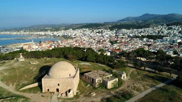 Fortaleza medieval e a cidade no fundo do mar . — Vídeo de Stock