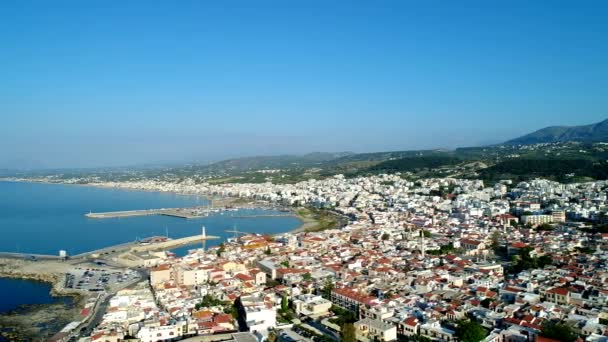 Piękne starożytne europejskie miasto w Grecji, widok z lotu ptaka. — Wideo stockowe