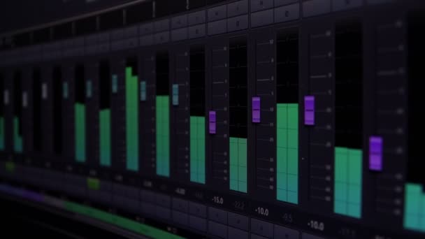 Elektronische equalizer, muziek, geluid. Equalizer volume op het display, opname studio — Stockvideo