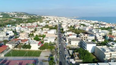 Havadan görünüm: Avrupa sahil şehrinin güzel bir panoraması.