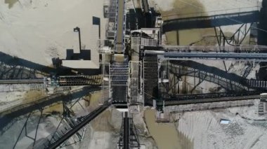 Taş ocağı ve sanayi inşaatı için kum ve çakıl çıkarma ve üretimi için fabrika.