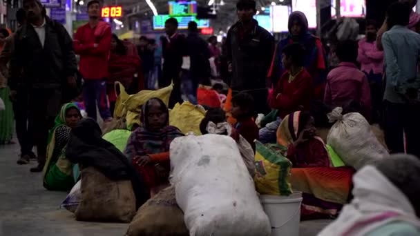 Agra India Enero 2020 Mendigos Pobres Estación Tren — Vídeos de Stock
