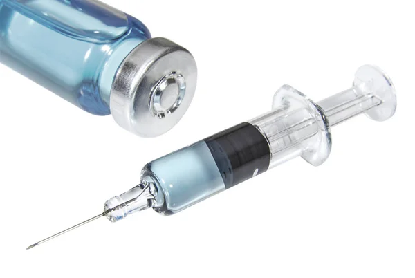 Seringue avec vaccin injectable sur fond blanc — Photo