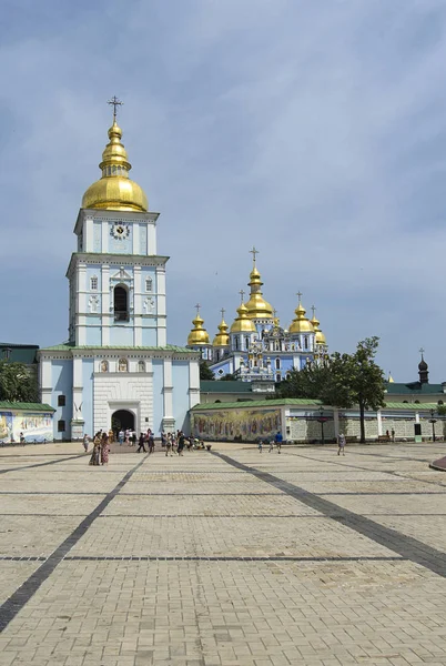 KIEV, UCRANIA - 16 de junio de 2019: La Mona de Cúpula Dorada de San Miguel — Foto de Stock