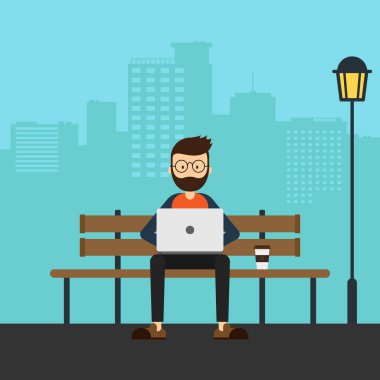 Genç çevirmen bir park, uzaktan çalışma kavramı düz tasarım, vektör çizim içinde laptop ile çalışma