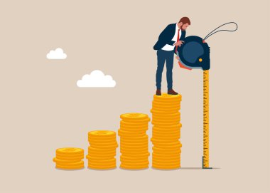 İş adamı para birikimlerini ölçmek için mezura kullanıyor. Yatırımlarda, mali operasyonlarda, yatırımlarda artış. Doğruluk ve ölçü. Düz vektör illüstrasyonu