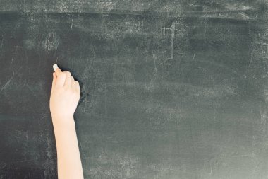 tebeşir siyah kara tahta, stok fotoğraf görüntü üzerinde çocuğun yardım